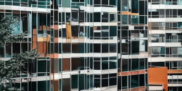 业主究竟有没有权更换物业？