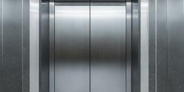 电梯究竟属于物业还是住户？