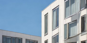 物业不让更改窗户违法吗？